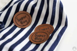 Metka z ekoskóry premium Super Boy brązowa