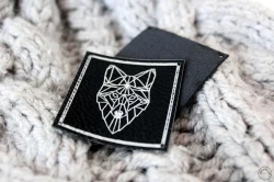 Duża metka z ekoskóry DECO wilk ink