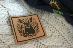 Duża metka jeleń  perłowy camel
