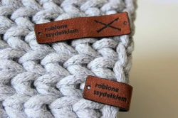 Metka z ekozamszu premium robione szydełkiem brązowa